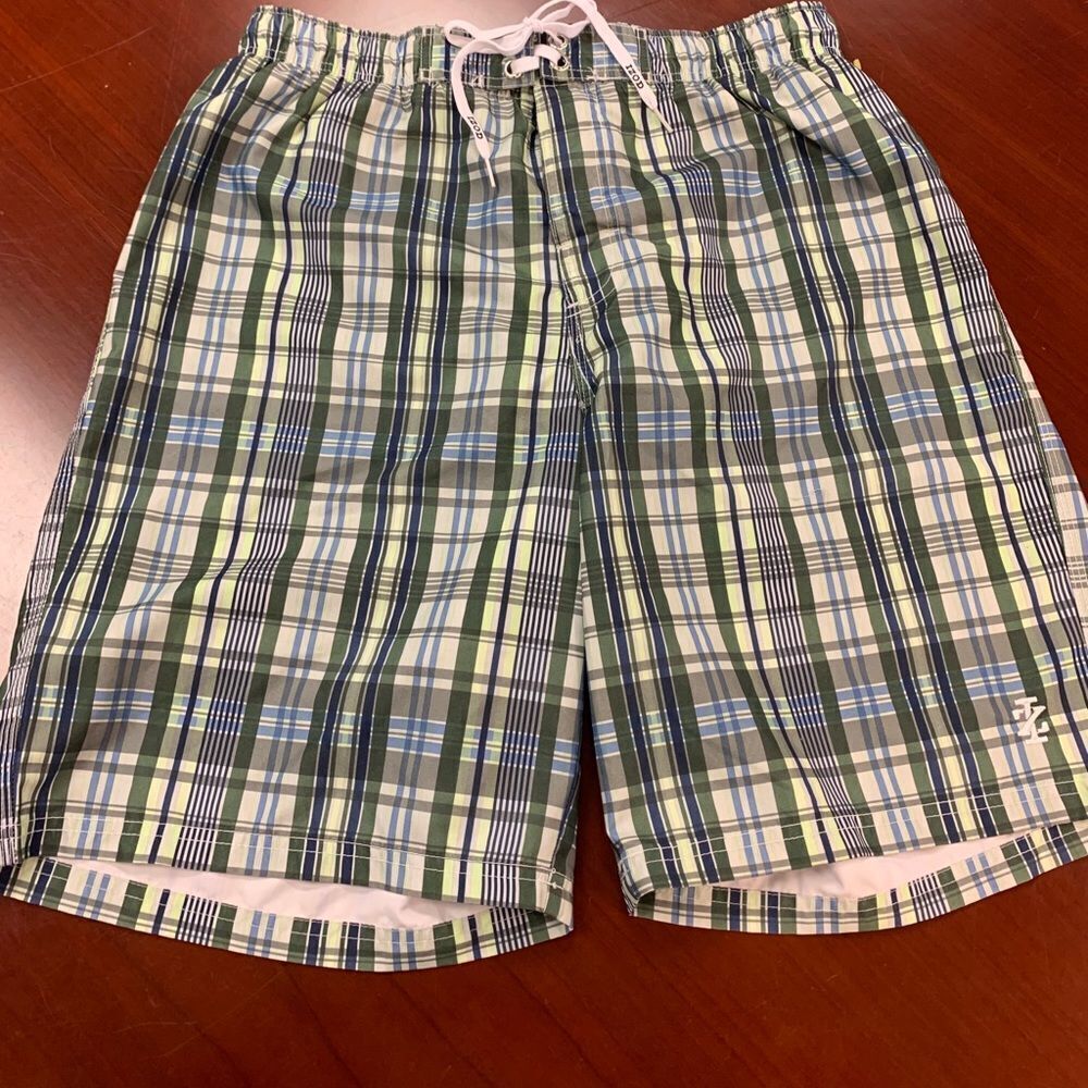IZOD Men’s Green Plaid Swim Trunks sz L
